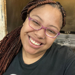 Meet your Posher, Monique